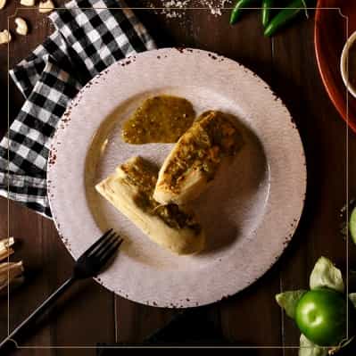 LoRes - Tamal - Flor de Lis - Salsa verde