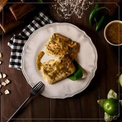 LoRes - Tamal Oaxaqueño - Flor de Lis - Verde con pollo - Hoja de plátano
