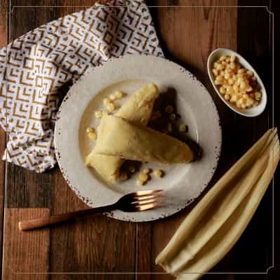 Tamal de elote flor de lis